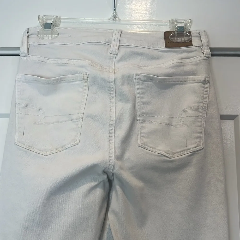 American Eagle White distressed super hi rise jegging  Jeans size 8 regular. - Image 5