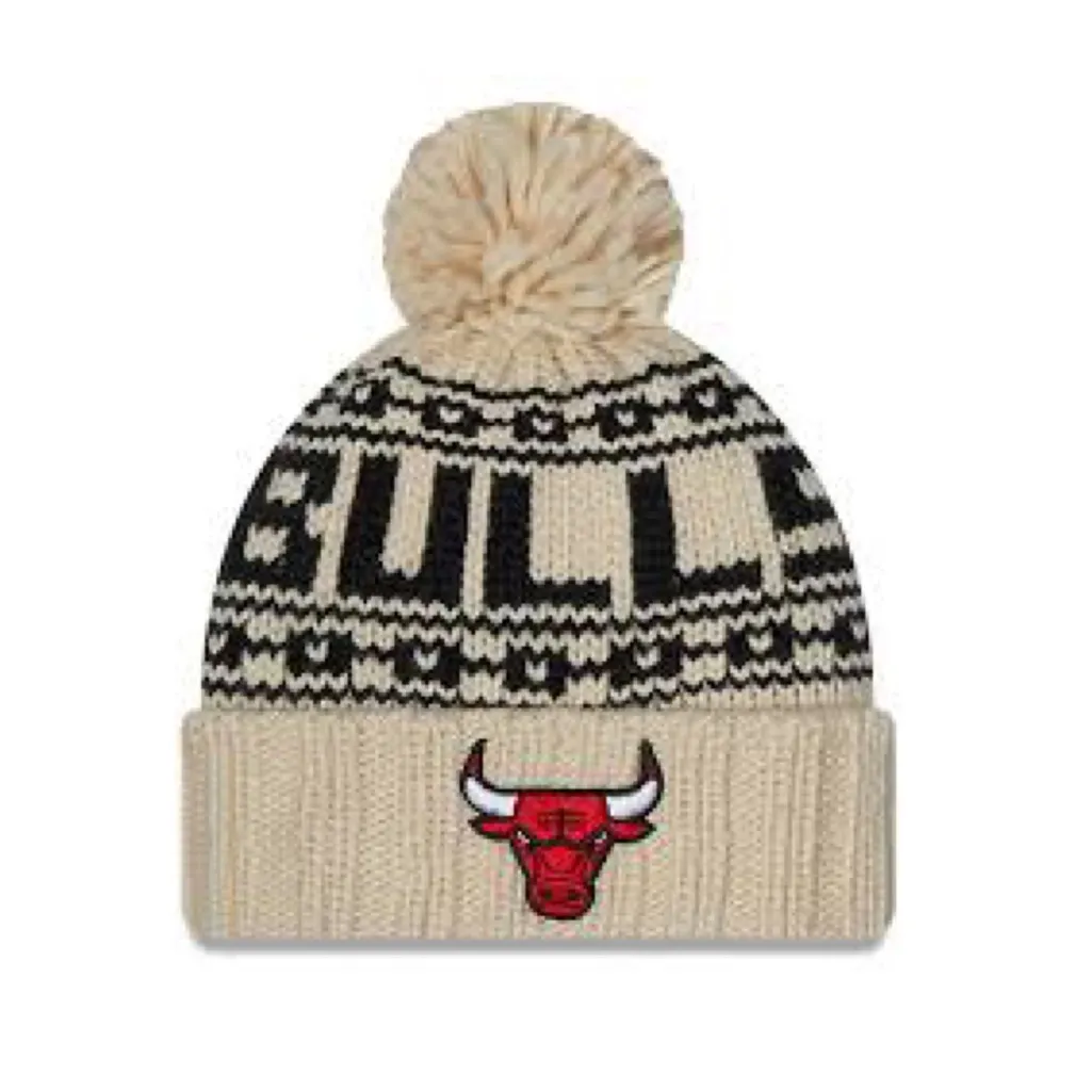 NWT  ERA CHICAGO BULLS WHITE SPORT WOMENS KNIT HAT - Image 2