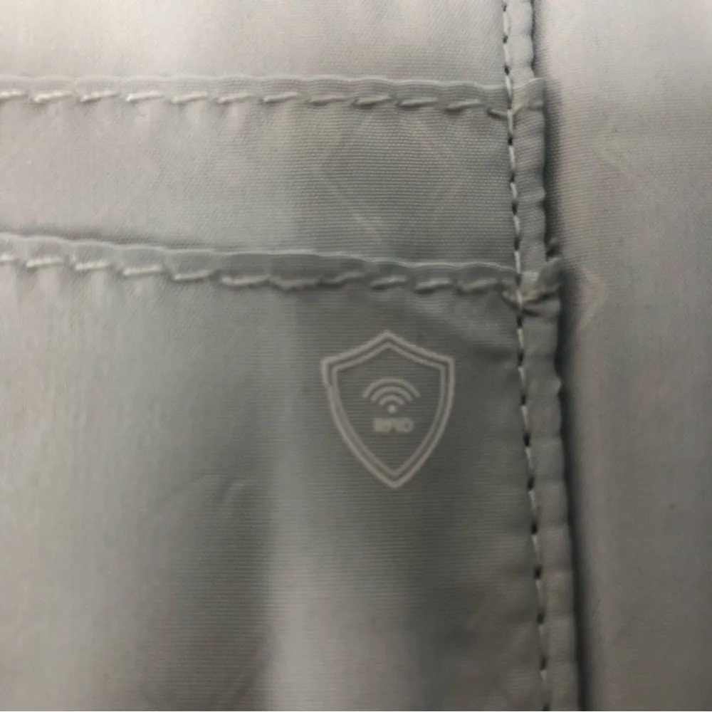 Vera Bradley RFID Smartphone Wristlet Wallet Cotton in Lisbon Medallion - Image 7