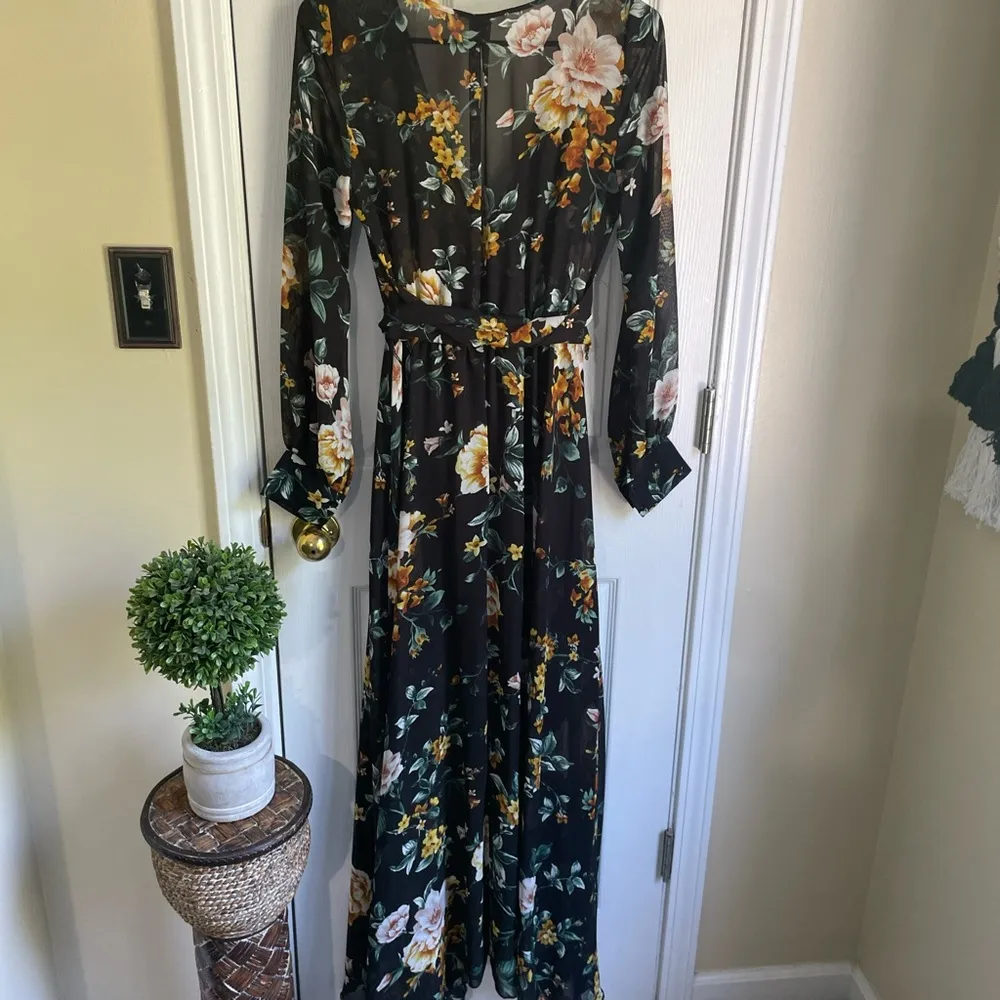 Black floral maxi dress with tie closure,perfect for a wedding or any occasion. Yellow - Image 4
