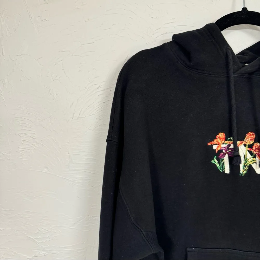 Aritzia TNA Black Floral Embroidered Hoodie Sweatshirt Womens S Boho Casual - Image 10