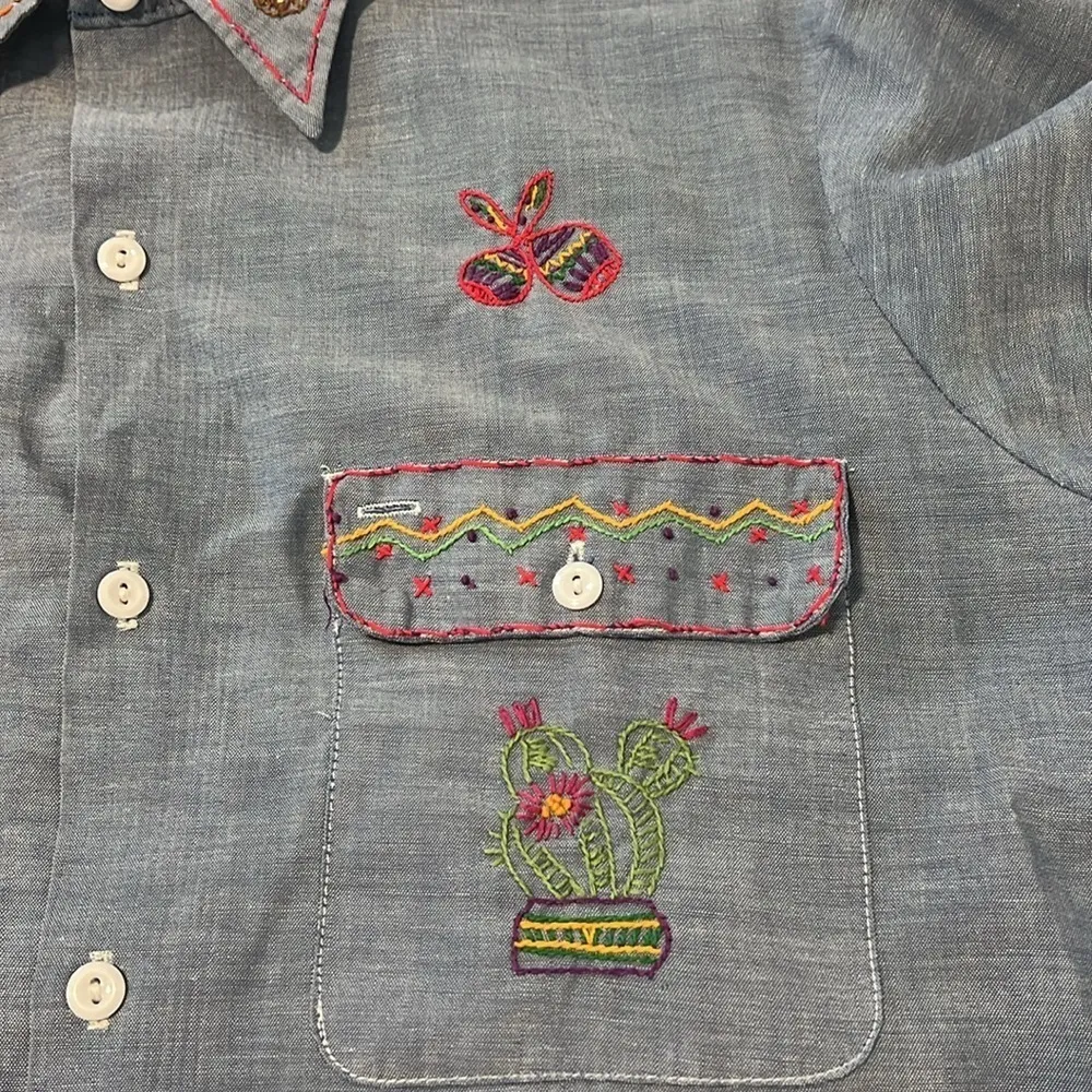 Vintage JC Penny Big Mac Chambray Hand Embroidered Mexican Fiesta Button Shirt Blue Size undefined - Image 6