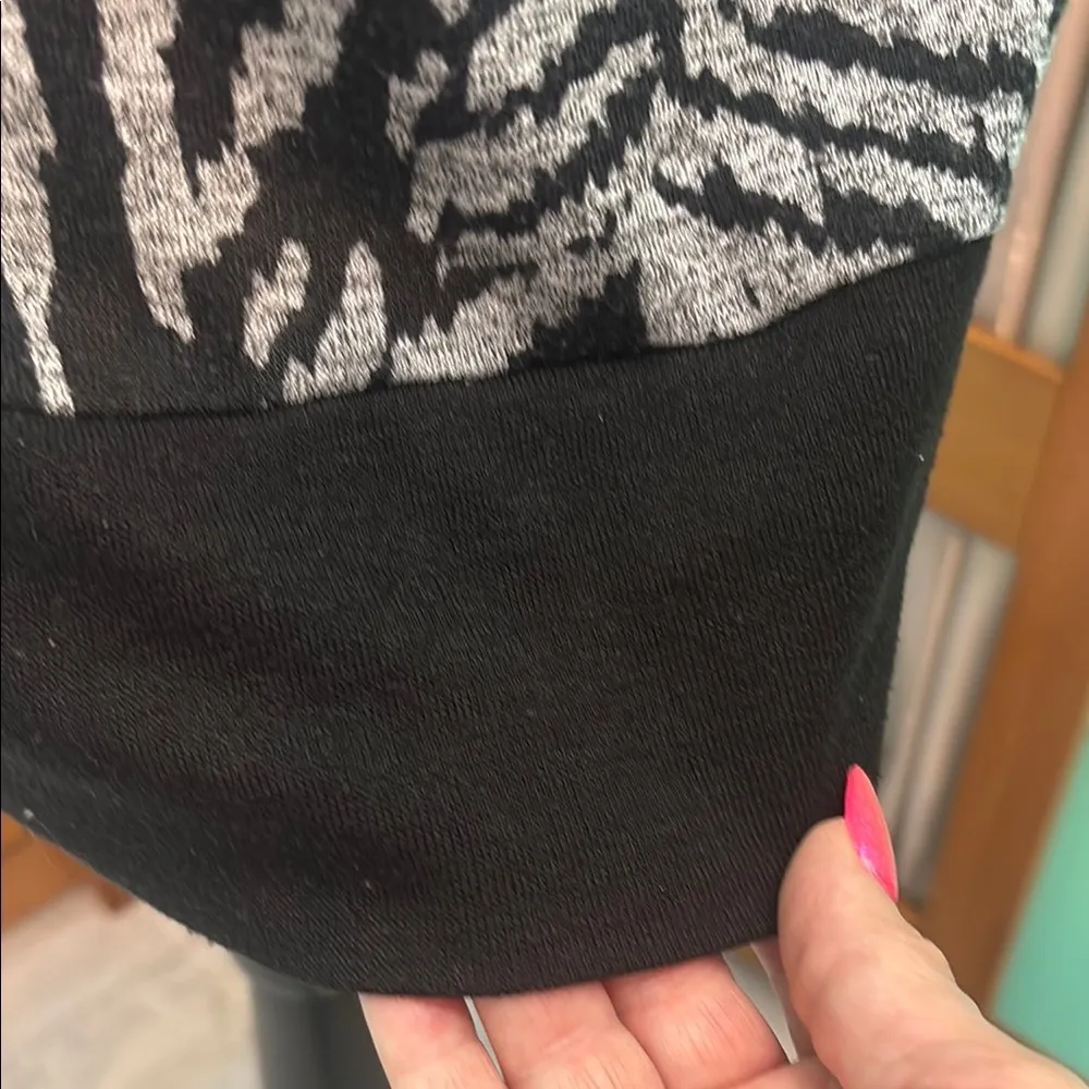 Tiana B. Black and White Bateau Neck Sweater Dress Size 6 - Image 4