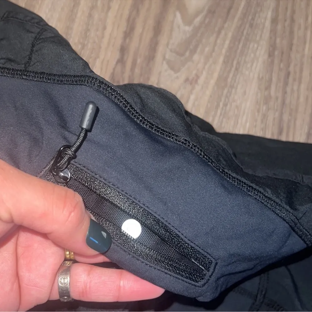 black shorts - Image 9