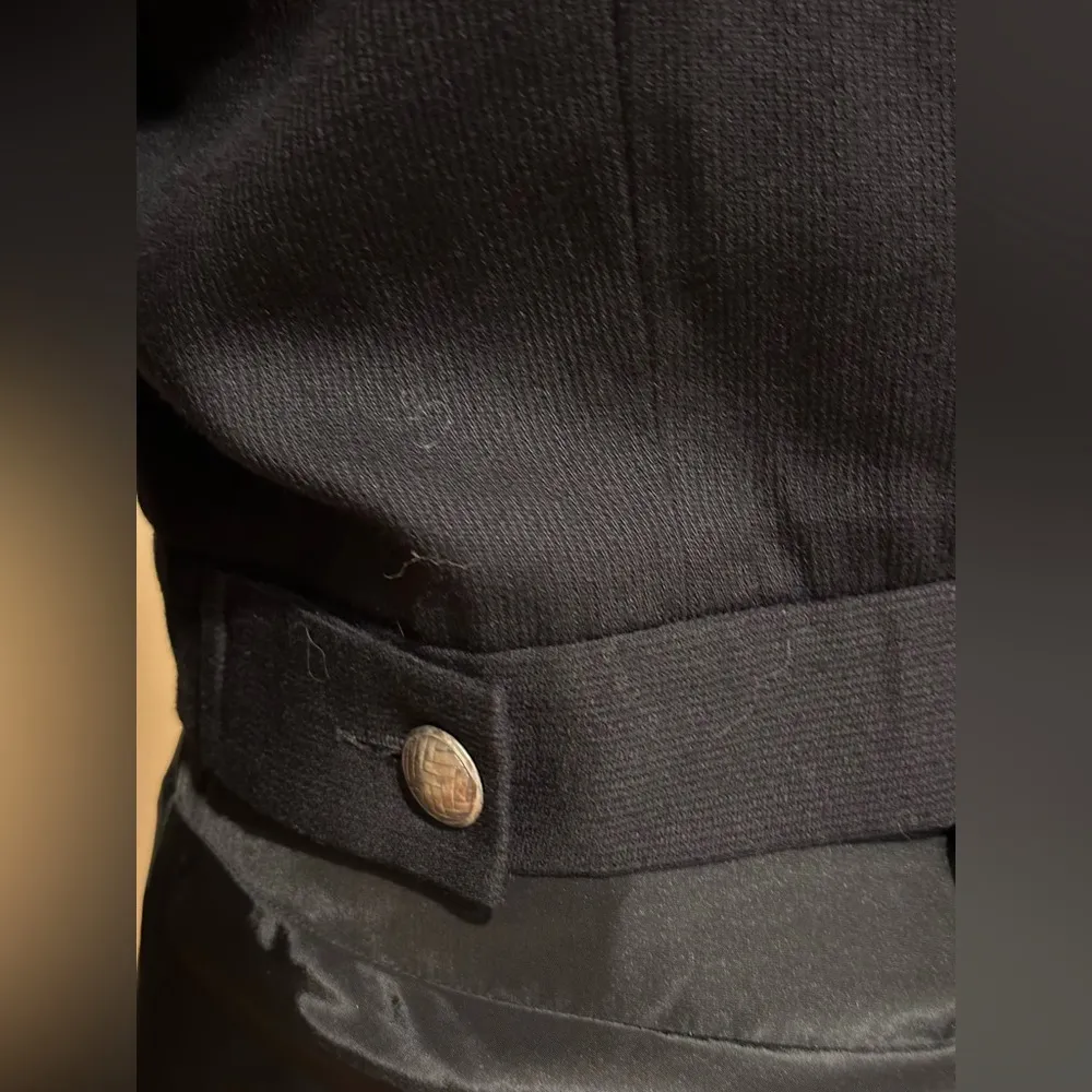 N.I.C New York Black Double Breasted Metal Buttons Cropped Blazer Sz 12 Lined. - Image 9