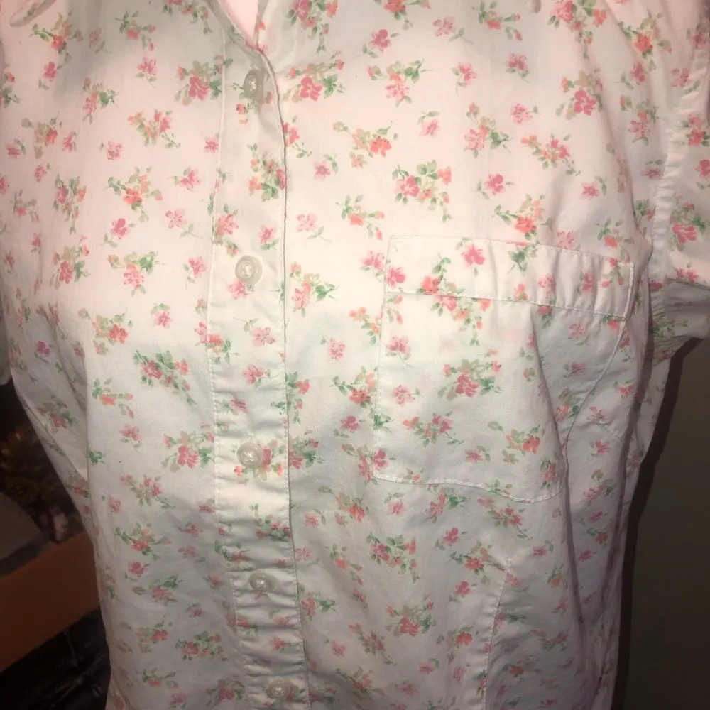 COPY - Vintage Basic Editions Button Up Blouse White Pink Roses Size Large - Image 3