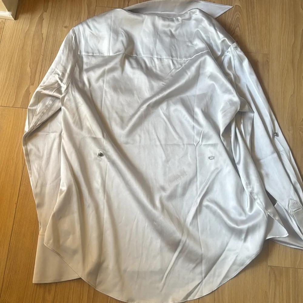 Ser.o.ya Pamela Silver Satin Blouse - Image 4