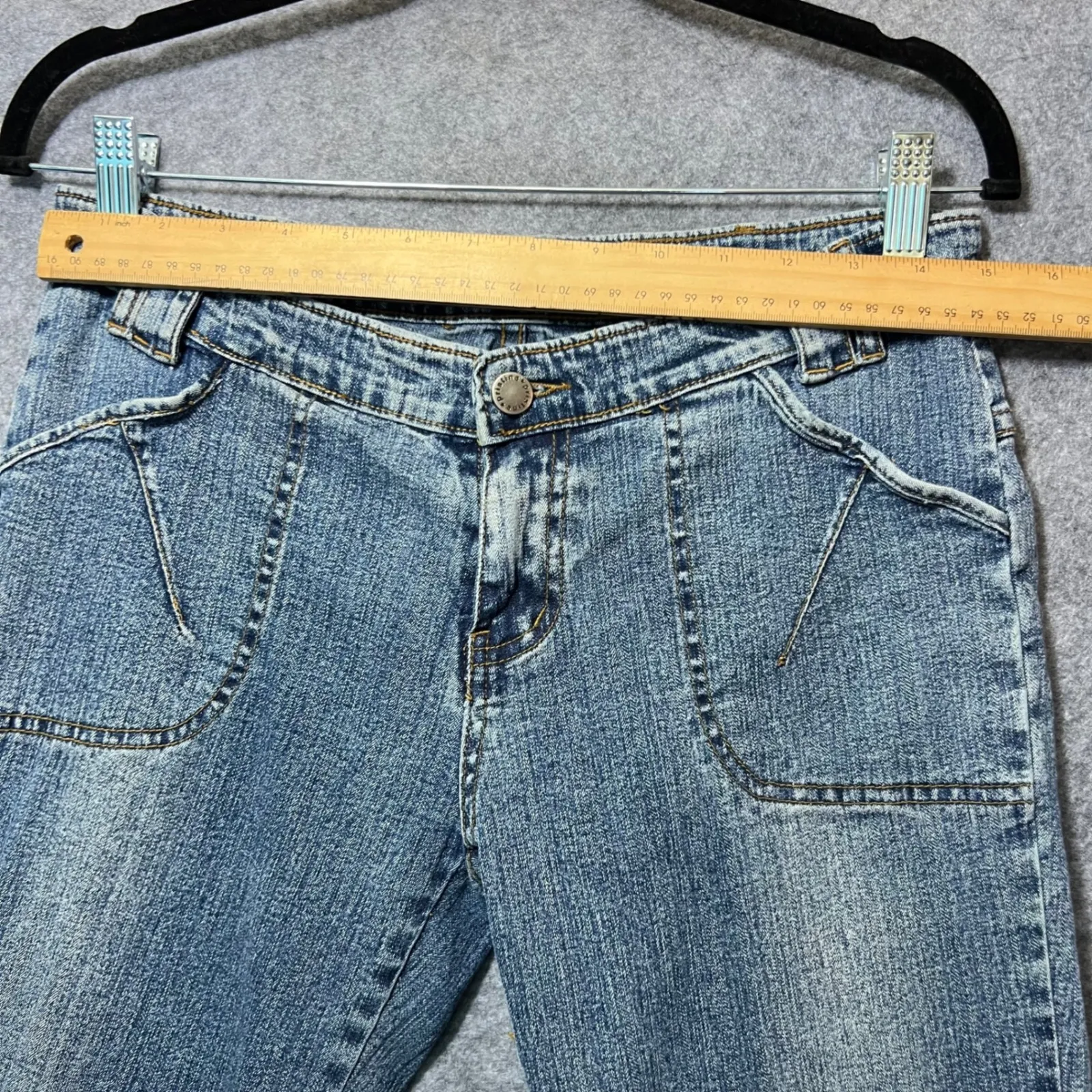 Y2K Women's Cargo Capri Jeans Size 7/8 Low Rise Distressed Pockets USA Blue - Image 3