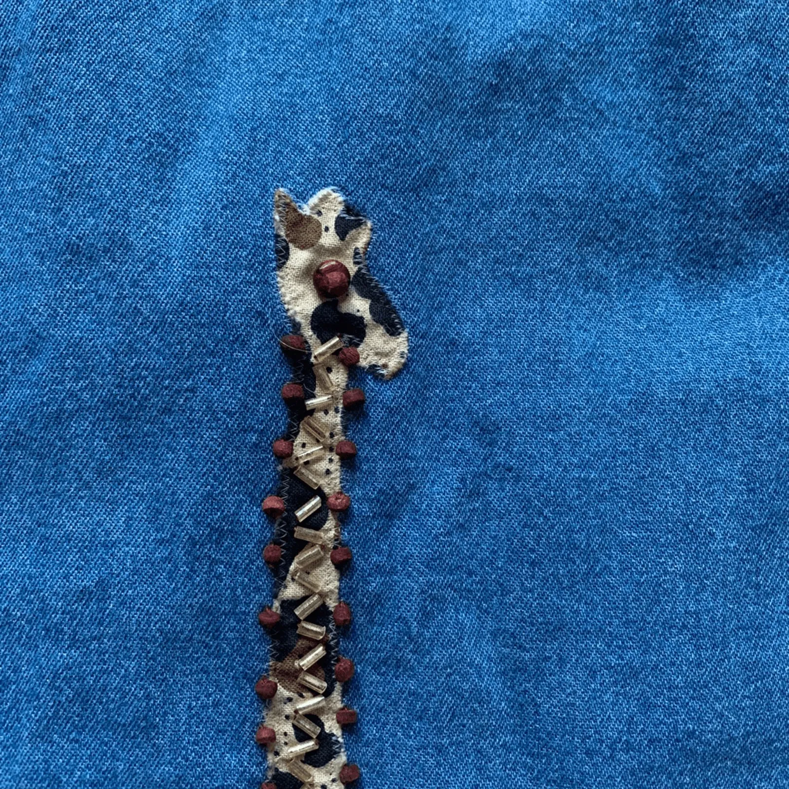 Vintage 90s Chambray Denim Shirt Jacket Giraffe Animal Beaded Safari Print Large Blue - Image 8