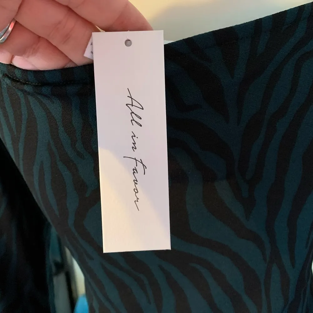 All in Favor size S Small New NWT animal dress - Image 7