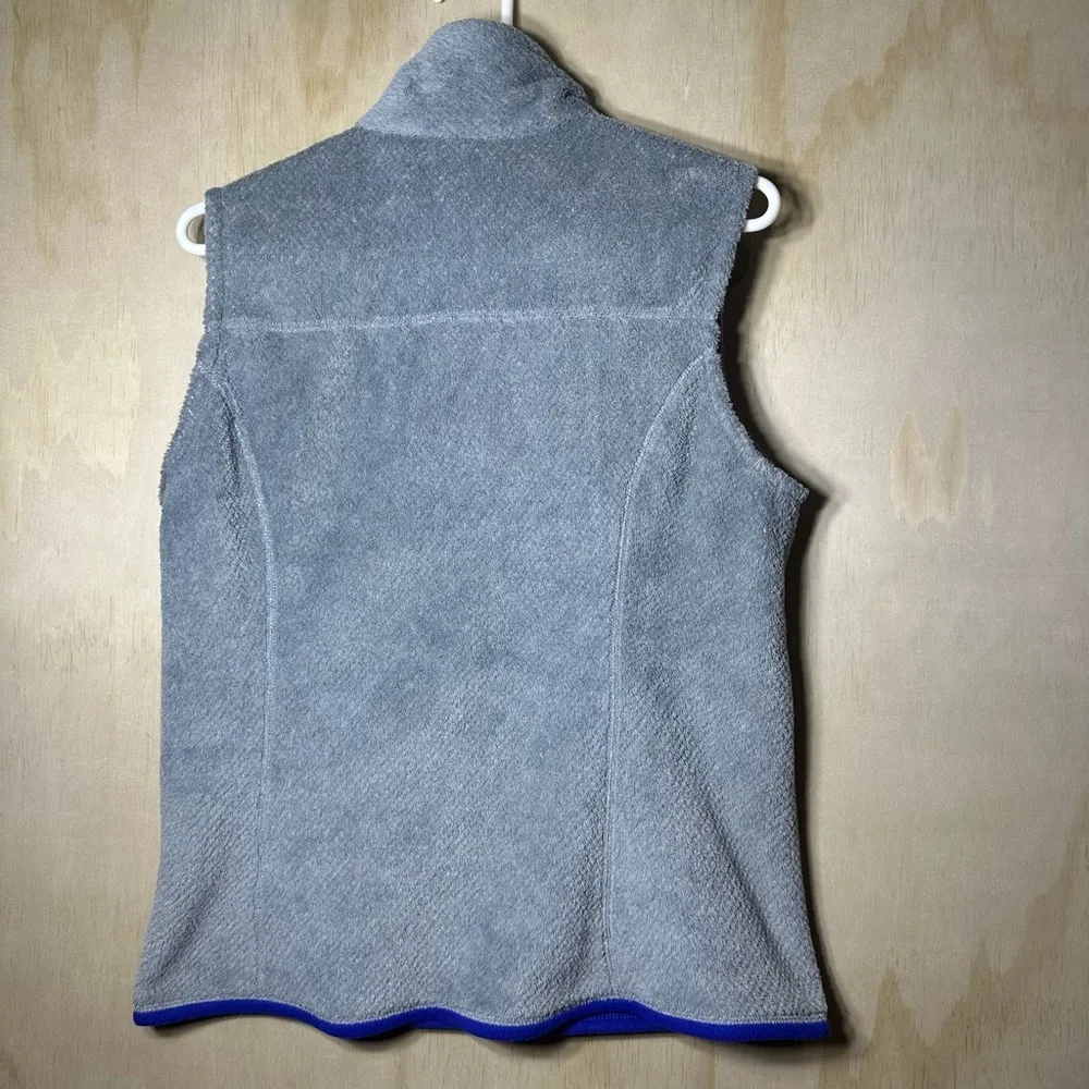 Patagonia Women’s Cozy Gray Fleece Vest with Blue Detail Size Large - Image 10