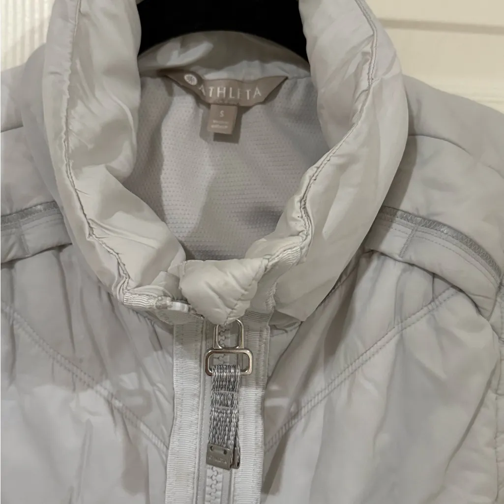 Athleta Light Gray Quilted Vest - Image 2