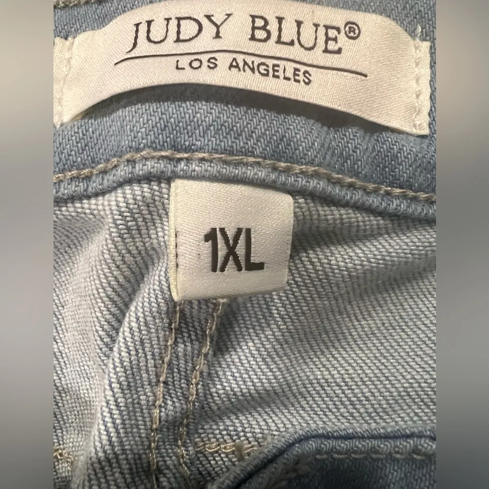 Judy Blue Bermuda Distressed Denim Shorts - Light Blue Size 1XL - Image 5