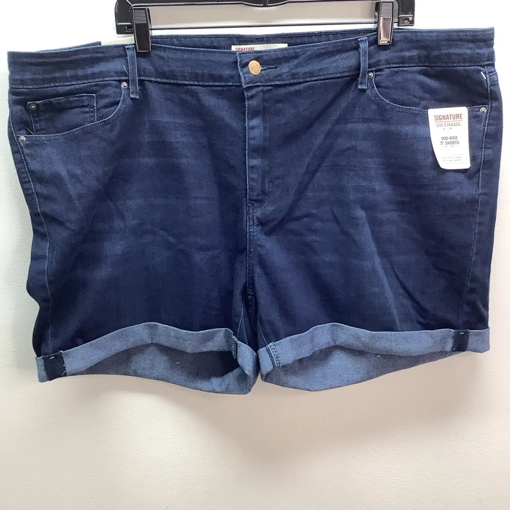 Signature by Levi Strauss Size 24 Dark Blue Mid Rise Jean Shorts. New W/Tags. - Image 2