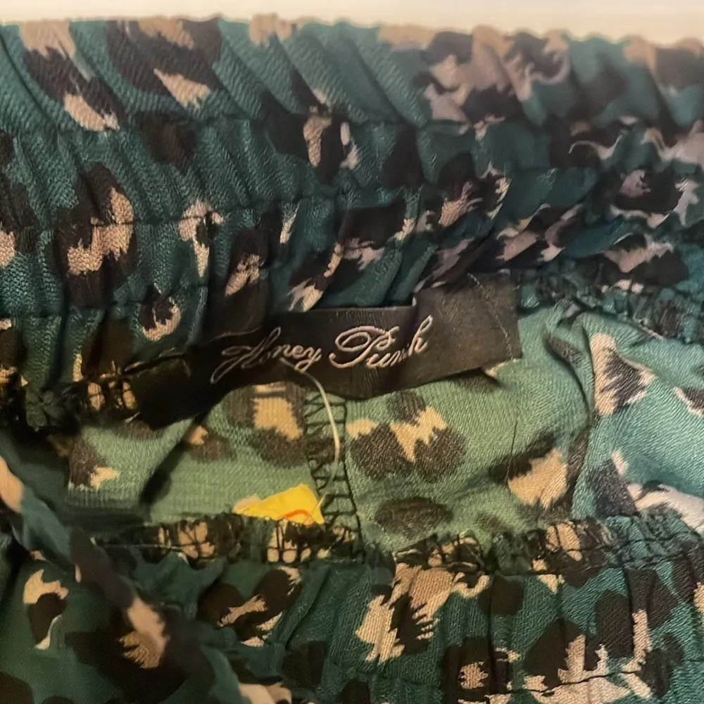 Honey punch cheetah leopard shorts - Image 3