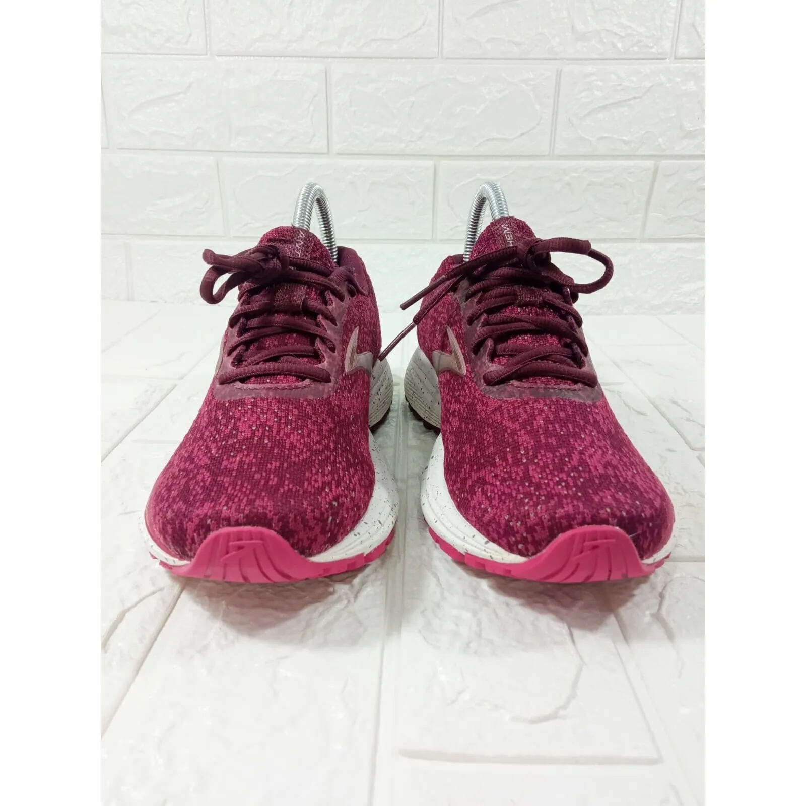 Brooks Women Anthem 2 Burgundy Red Wine Berry Running Sneakers Shoes Size 7.5 B - Image 5