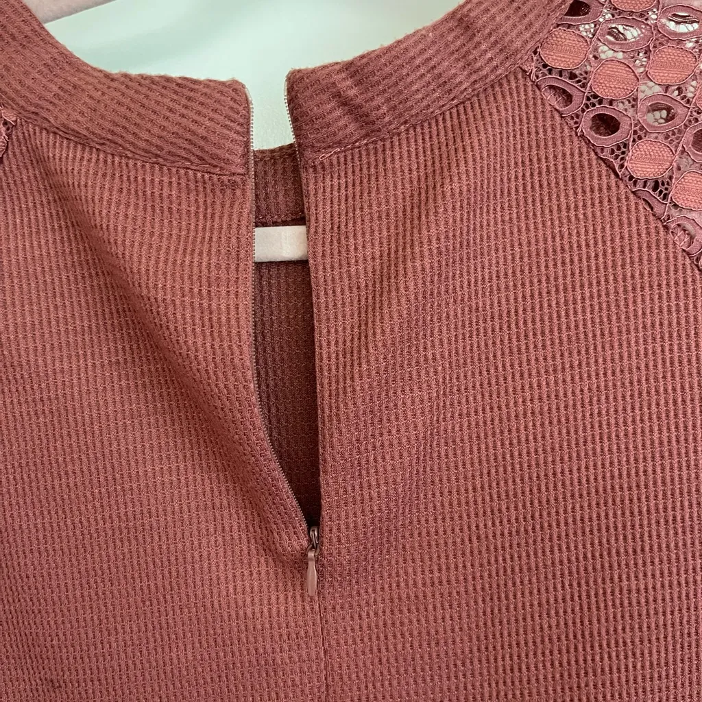Knit Waffleweave Blouse Lace Sleeves Size L Deep Mauve Pullover Red Size L - Image 7