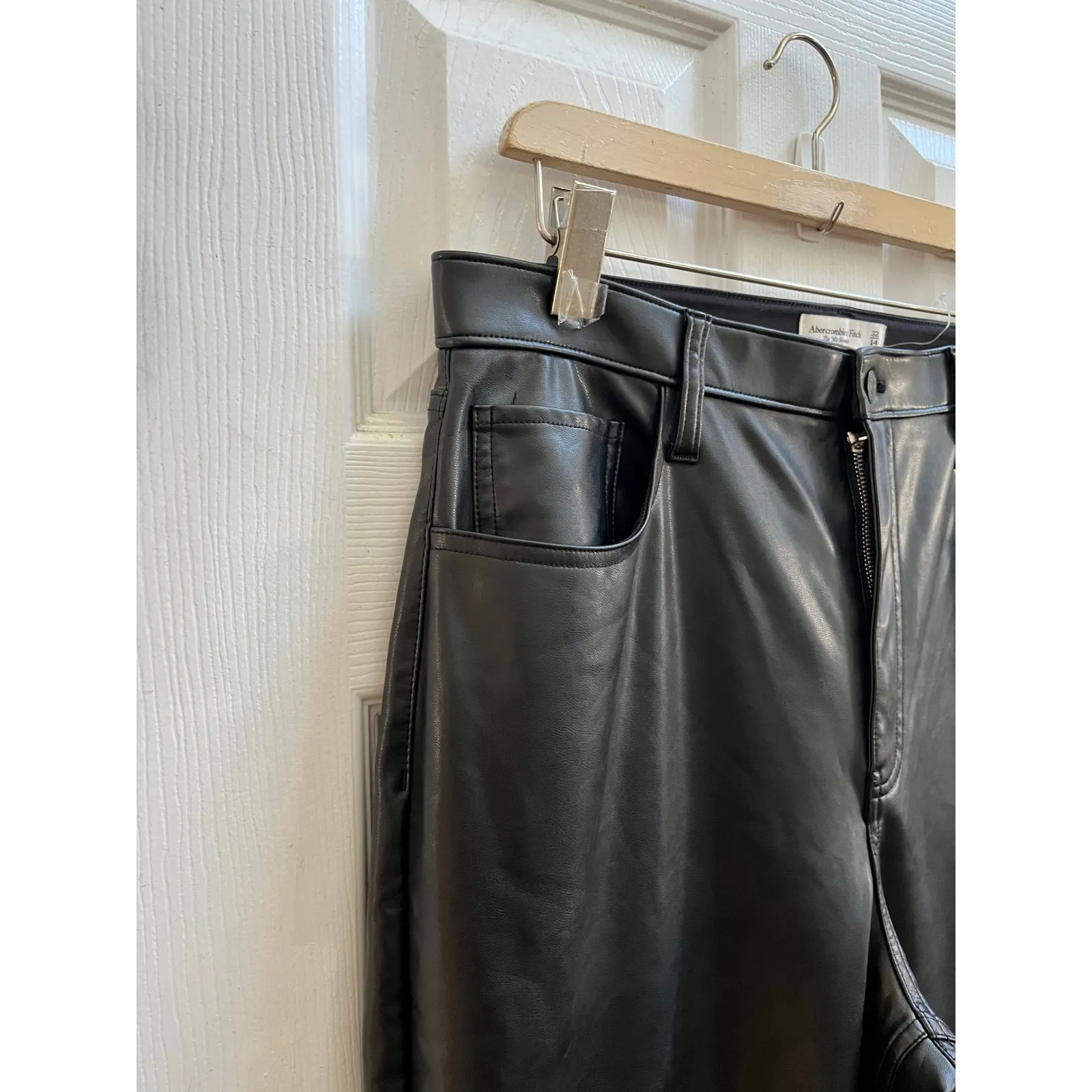 Abercrombie & Fitch Black Vegan Leather 90s Straight Ultra High Rise Pant 32/14 - Image 6