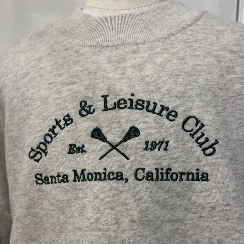 A&F Women's 90s Sharkbite Sports & Leisure Club Graphic Sweatshirt - Image 5