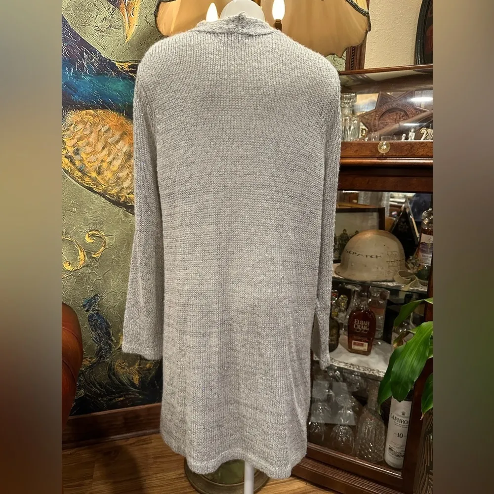 EUC woman within  long gray open cardigan with mini sequence for light point - Image 2