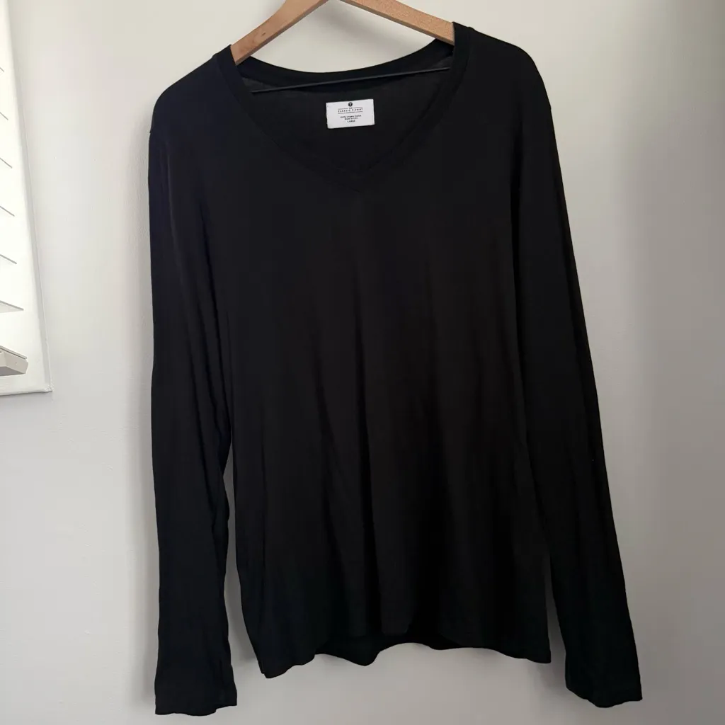 The Classic Large T - Image 2