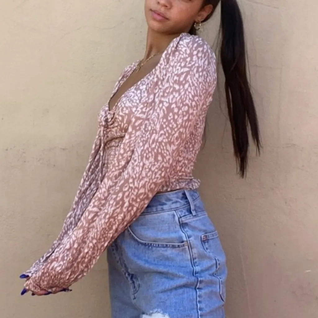 URBAN OUTFITTERS UO Old Soul Smocked Top Mauve Pink ish Leopard Cheetah Crop Top - Image 3