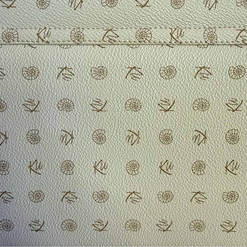 Vintage 2000s Kenzia By KU Italian Ivory Coated Canvas Leather Shoulder Bag Y2K Tan - Image 7