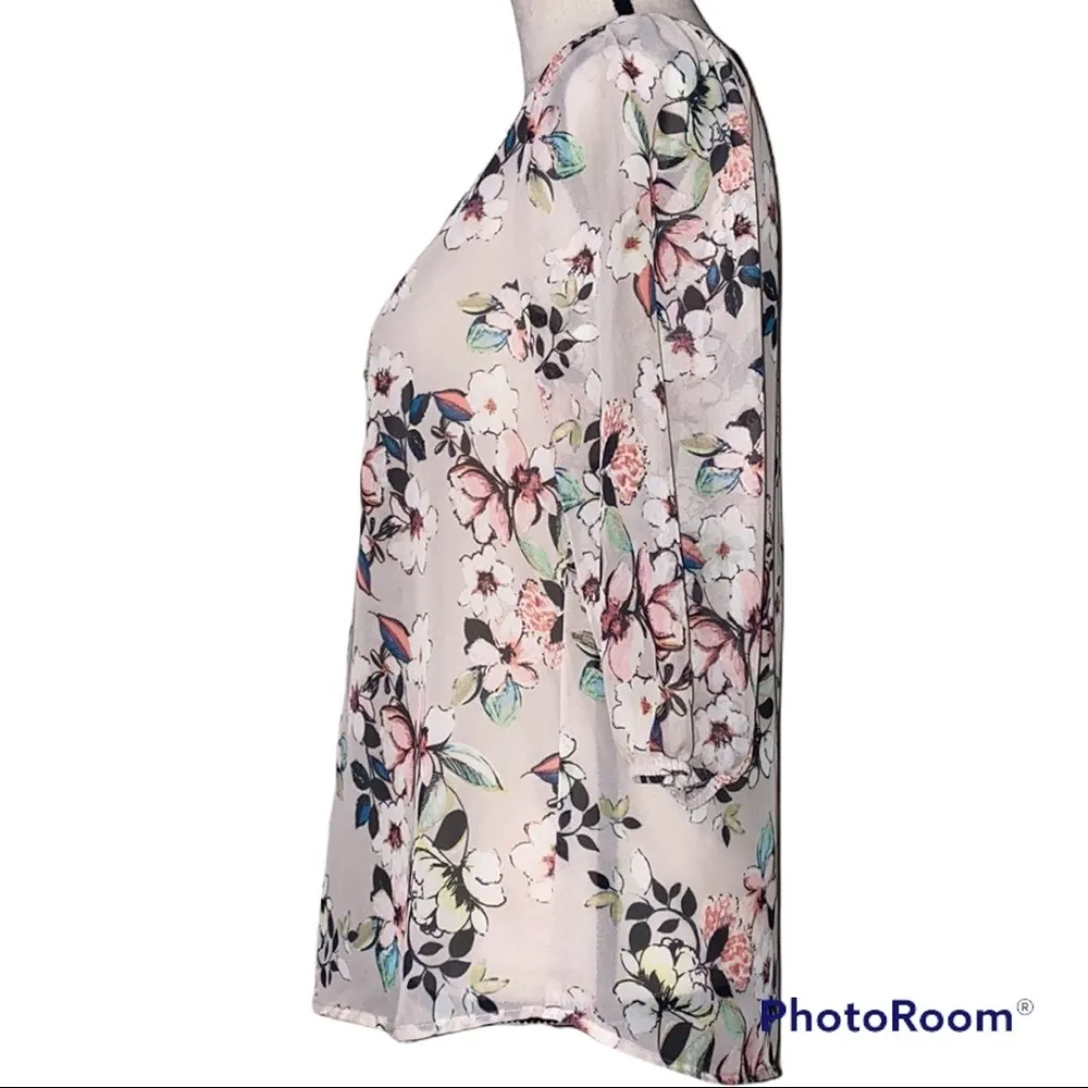 Living Doll Los Angeles small women’s sheer v neck floral blouse 3/4 sleeves NWT - Image 4