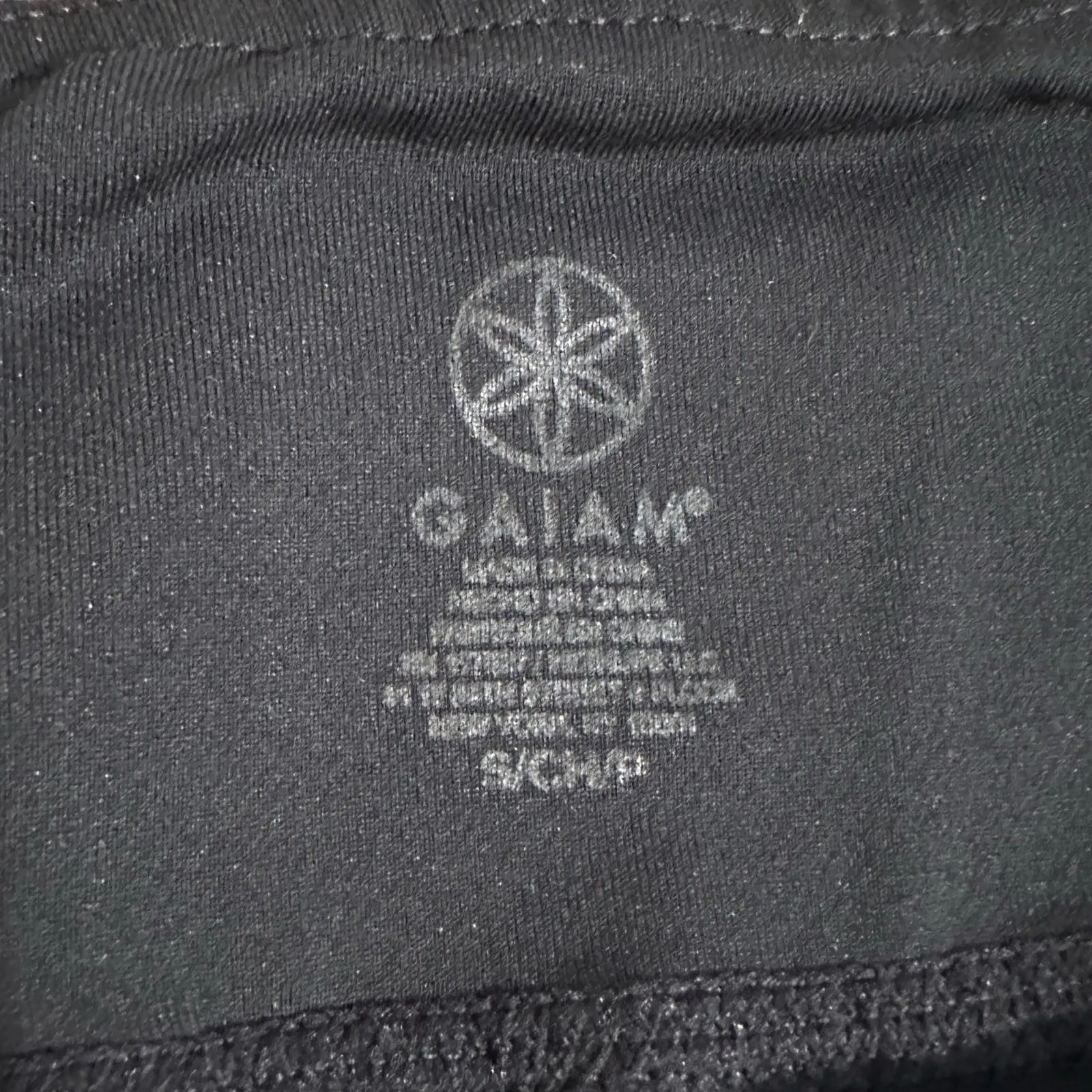GAIAM Black w/Purple Pink Calf Sz Small Crop Capri Yoga Pants Leggings - Image 2