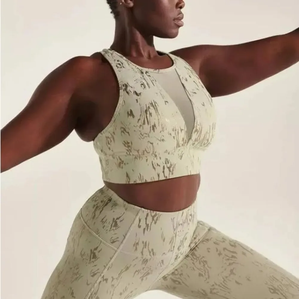 NWOT Halle Berry X Sweaty Betty Athena XS super soft bra green foil print - Image 6