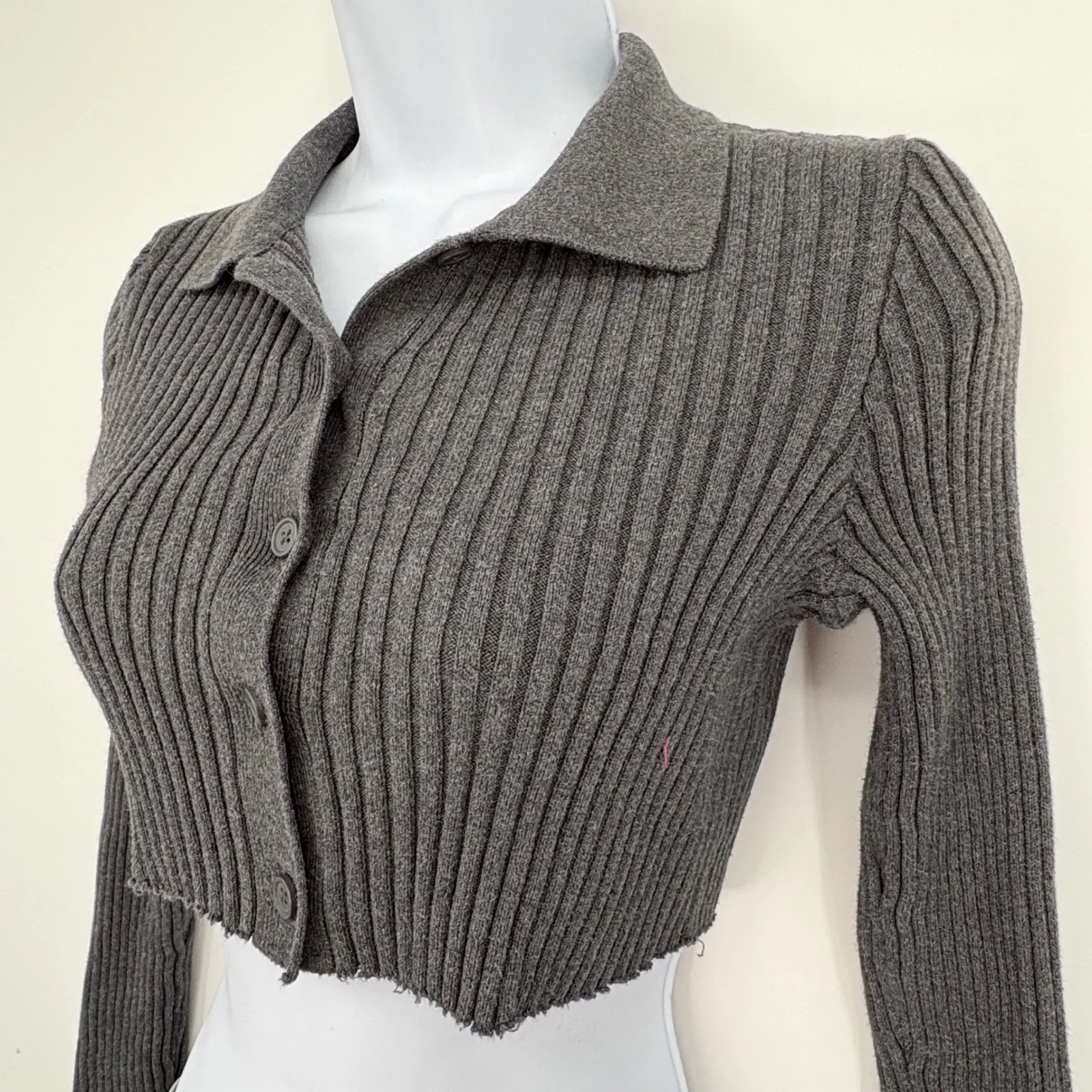 Brandy Melville Gray Ribbed Crop Button Cardigan Sweater Raw Hem XS/S Stretch - Image 2