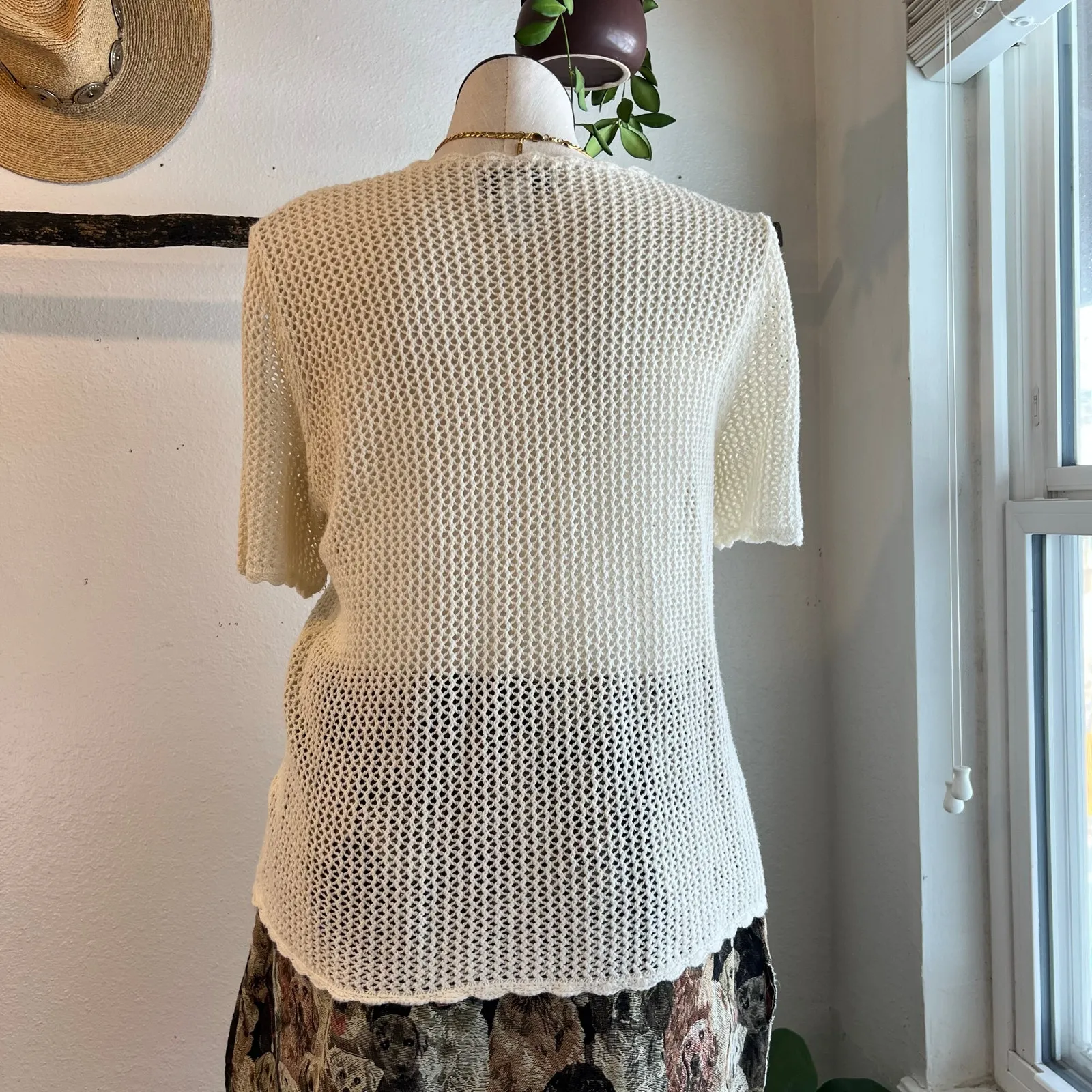 Vintage Sag Harbor Cream Loose Knit Short Sleeve Single Button Top Size Large - Image 5