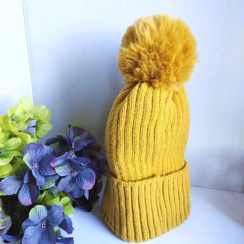 NYC Gold Yellow Pom Pom Ribbed Knit Hat Fuzzy Lined - Image 4