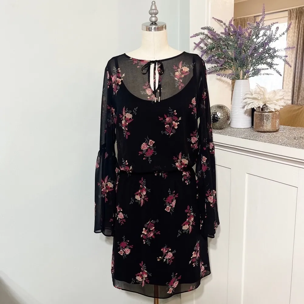 White House Black Market Bell Sleeve Floral Print Dress Black & Pink Size Small - Image 4