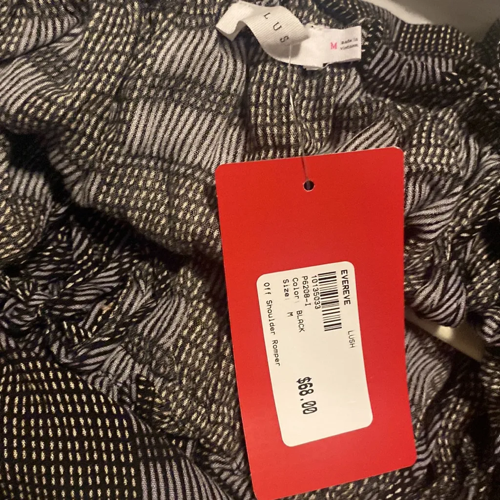 NWT Lush Off the Shoulder Romper Sz M - Image 5