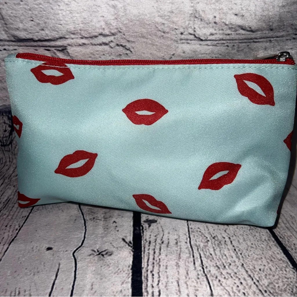 Clinique Kate Spade Collaboration Limited Edition Small Make Up Bag - Image 3