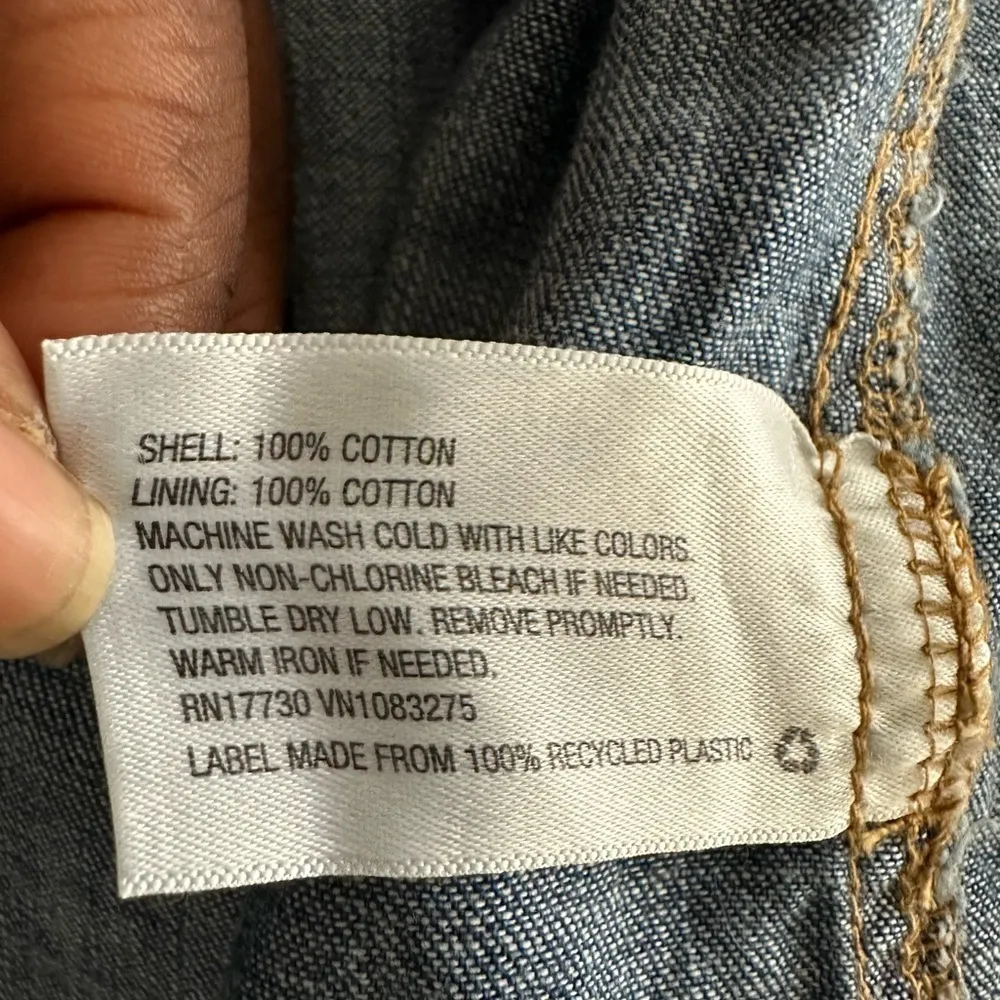 Universal Thread Labette Chambray Long Sleeve Button Up Shirt Size XS Pockets - Image 4