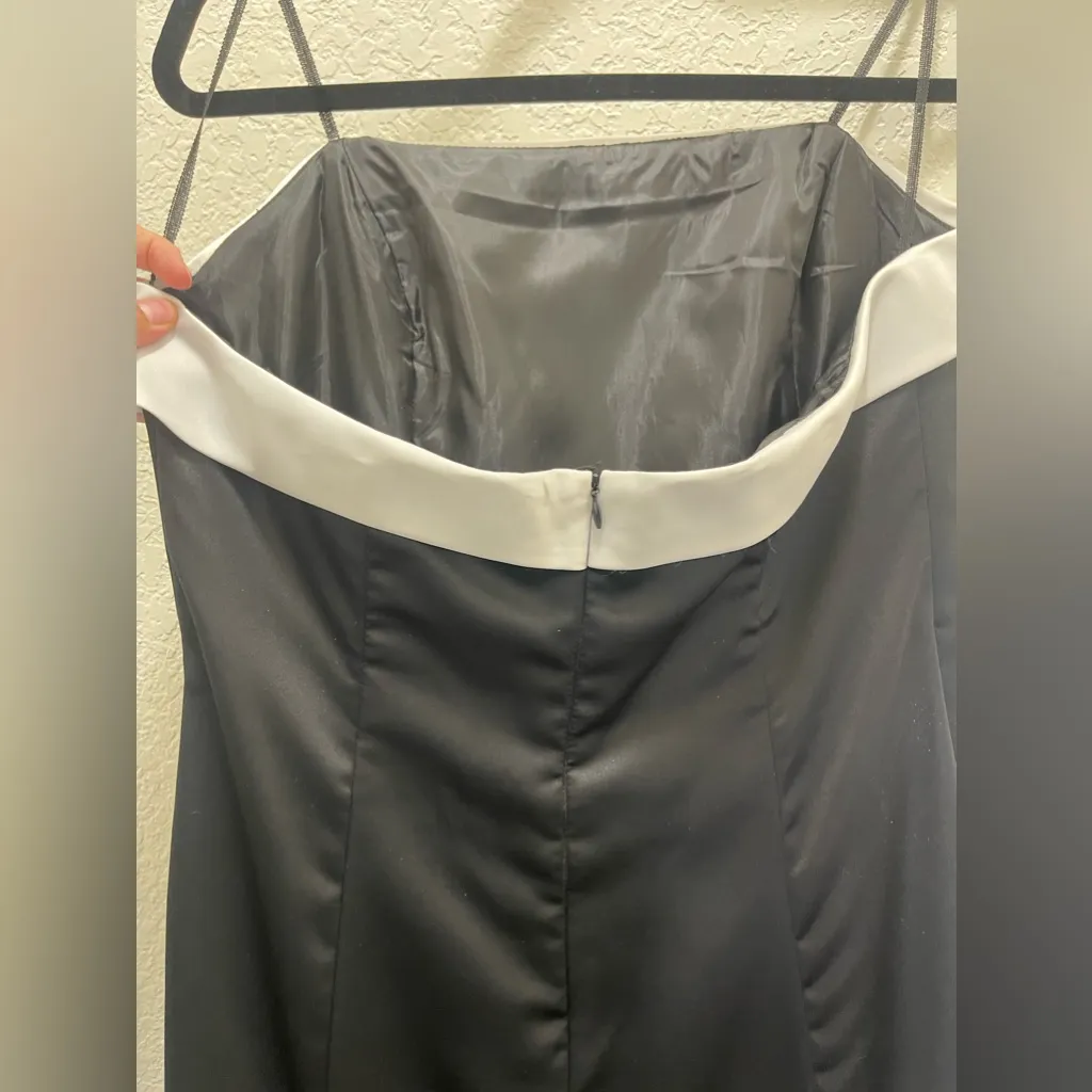 Jump Apparel by Wendy Chaitin Classic Black and White Strapless Gown plus‎ size - Image 4