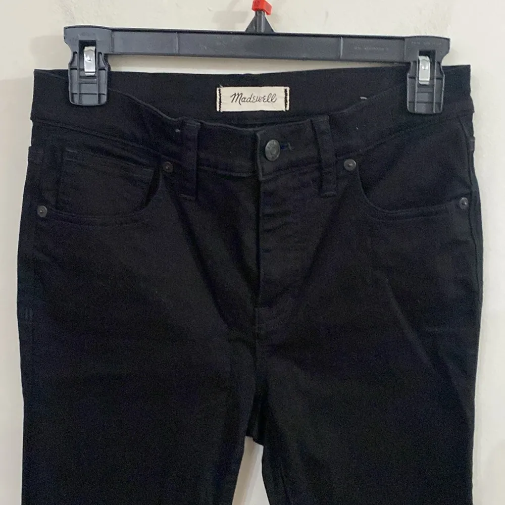 Madewell 9" High Rise Skinny Jeans in ISKO Stay Black solid black wash size 27 - Image 4