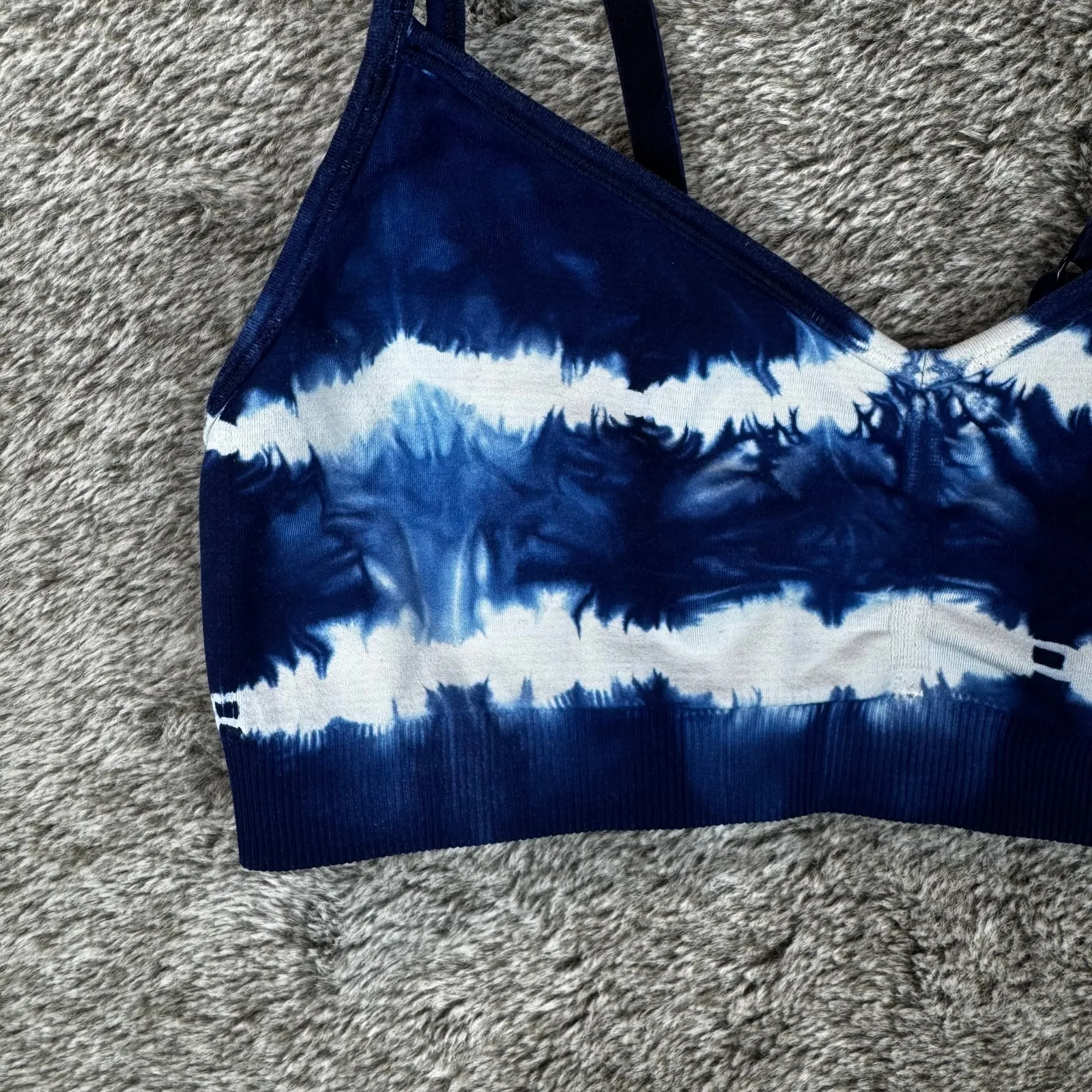 Athleta Renew Tie-Dye Bra Women's Small Blue - Image 3