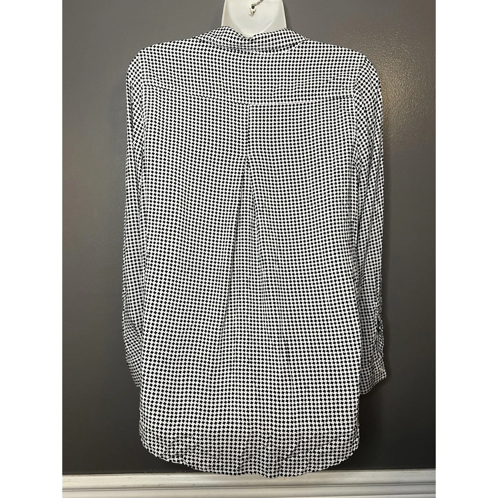 Velvet Heart Shirt Womens Small Black White Houndstooth Button Front Rayon - Image 5