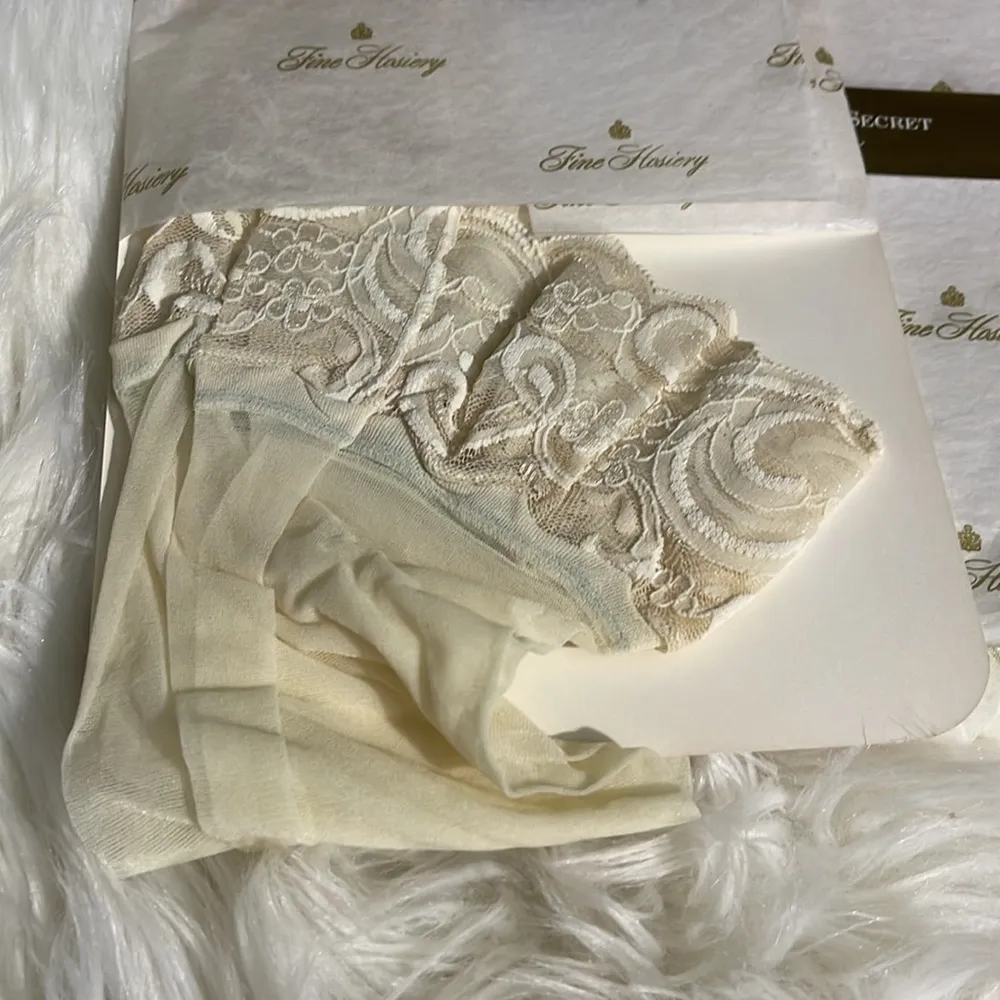 Victoria's Secret Vintage Box 2 Pair Sheer Lace Top Thigh Hi Hose White Medium - Image 12