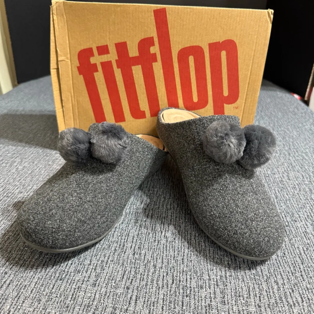 Fit Flop Women’s Chrissie Pom Pom Slippers - Image 2