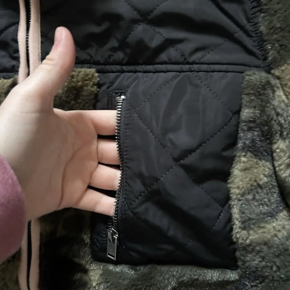 Rails Wesley Camo Quilt Patch Fleece Jacket Womens S Zip Front Green Brown Soft - Image 3