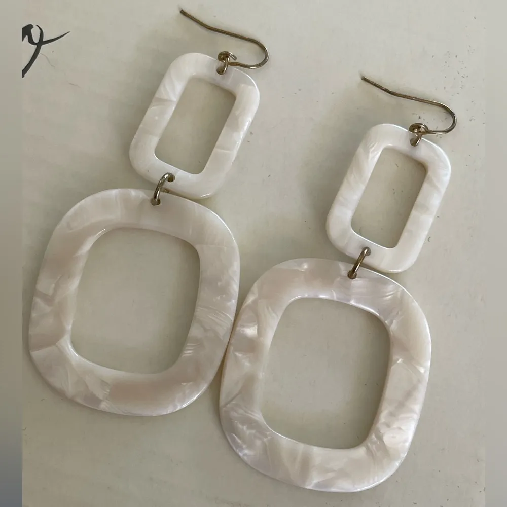 Large Pearl Earrings - Image 3
