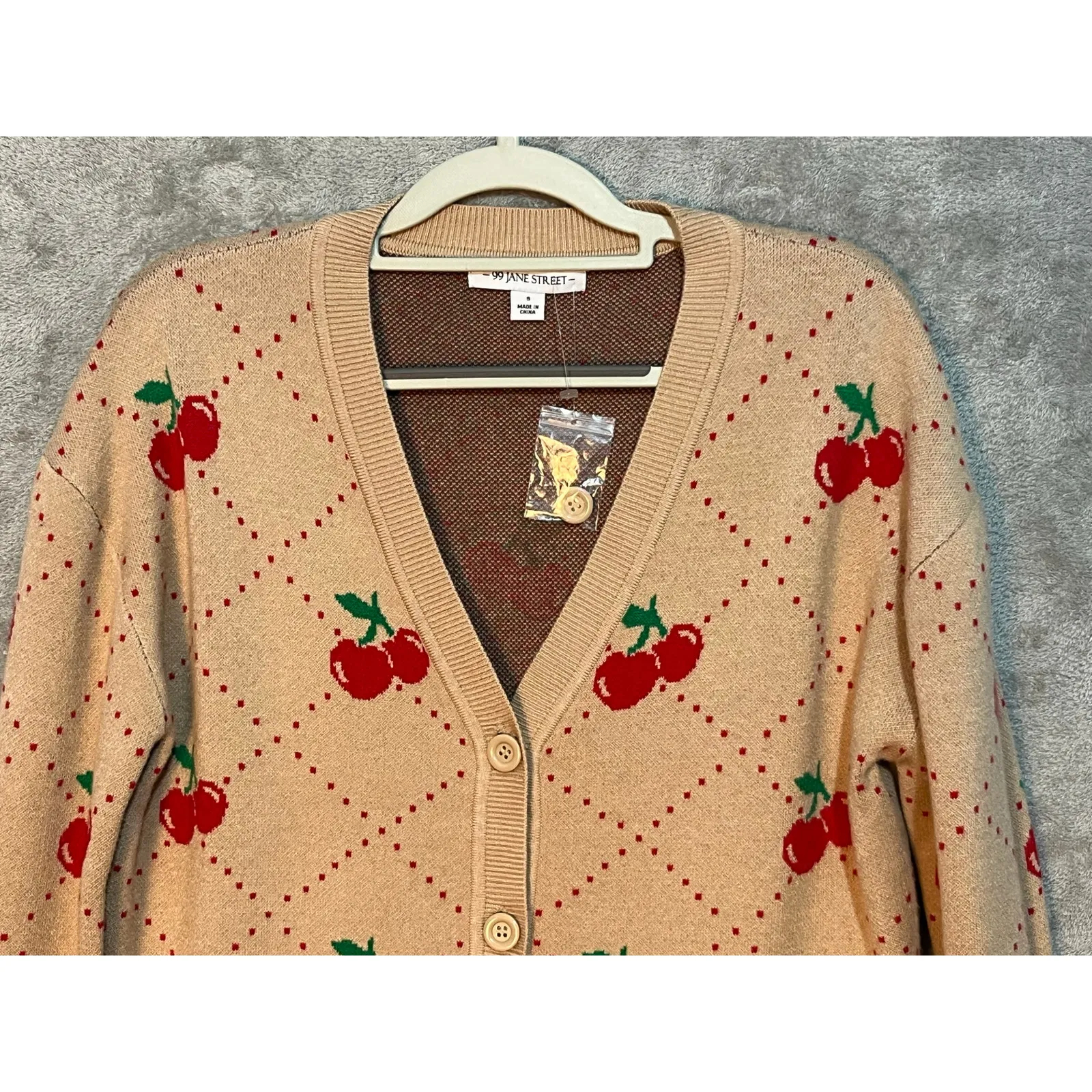 99 Jane Street Cardigan Sweater Small Tan Cherries Grandma Core Twee NWOT - Image 3