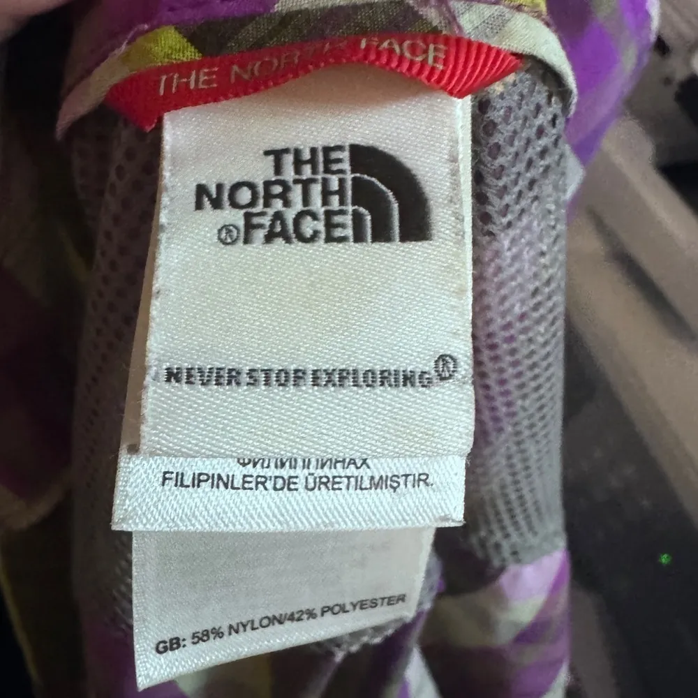 THE NORTH FACE Plaid Button Down Purple & Yellow Size Medium 🏕️⛰️🧗🏾‍♂️🚴🏼‍♂️ - Image 9