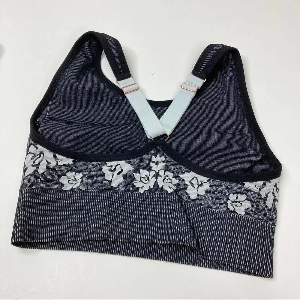 3/$30 Fabletics | Raelynn Seamless Sports Bra Gray Floral - Image 2