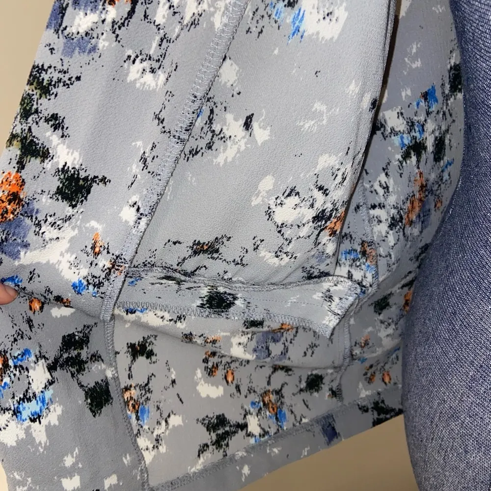 Like New Abstract Light Weight Blazer - Image 9