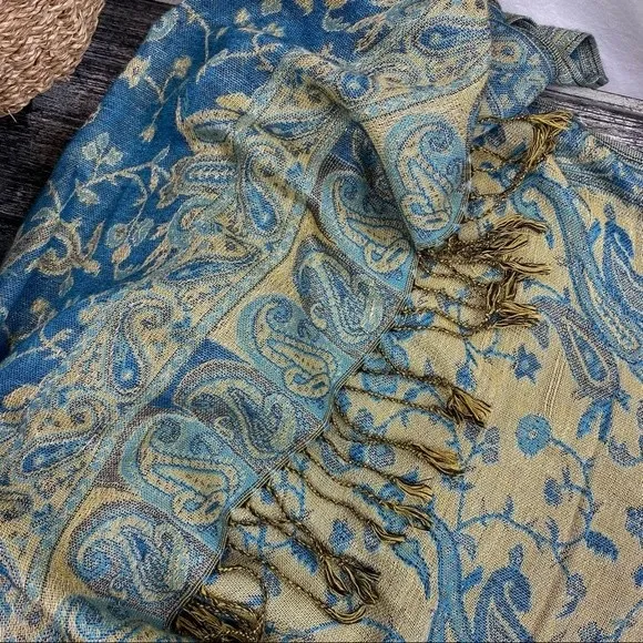 Pashmina Blue & Tan Print Metallic Rectangular Fringe Edge Scarve - Image 3